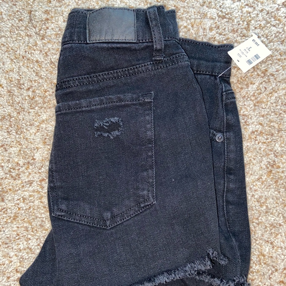 Hollister Black cute shorts with rips🖤